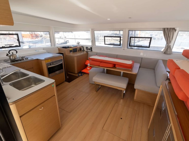 Huur Catamaran met of zonder schipper Excess in Saint George's