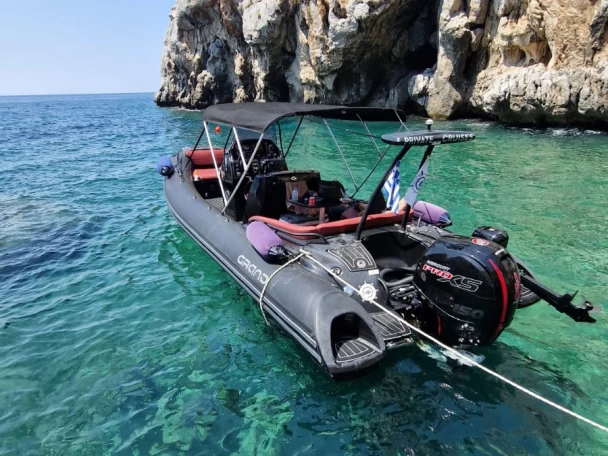 Bootverhuur Plomári goedkoop Golden Line G650LF