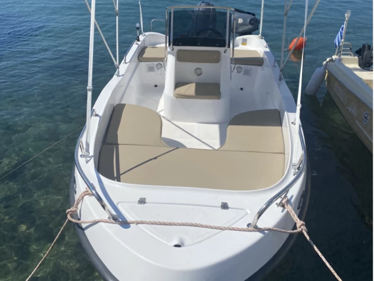 Huur een Poseidon 500M in Plomári