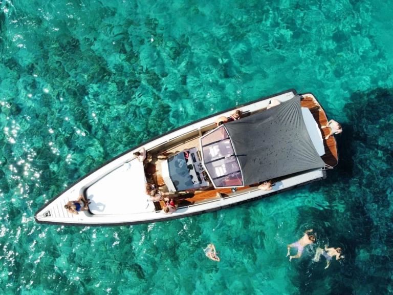 Verhuur Motorboot Wally met vaarbewijs