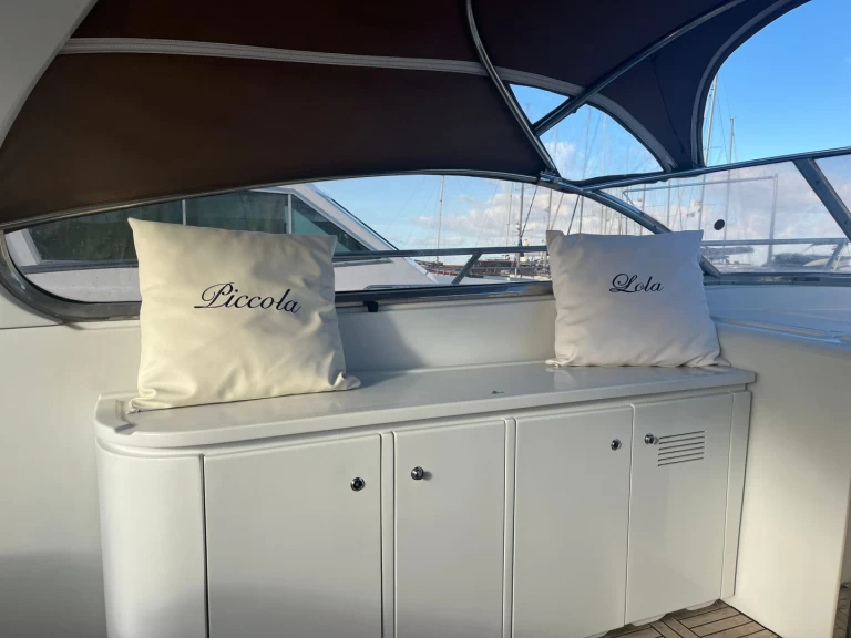 Huur een Rizzardi 50 top line in Balestrate