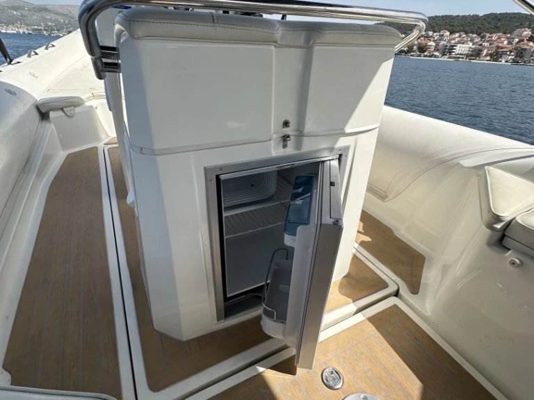 Nuova Jolly Prince 23 te huur van particulier of professional in Trogir