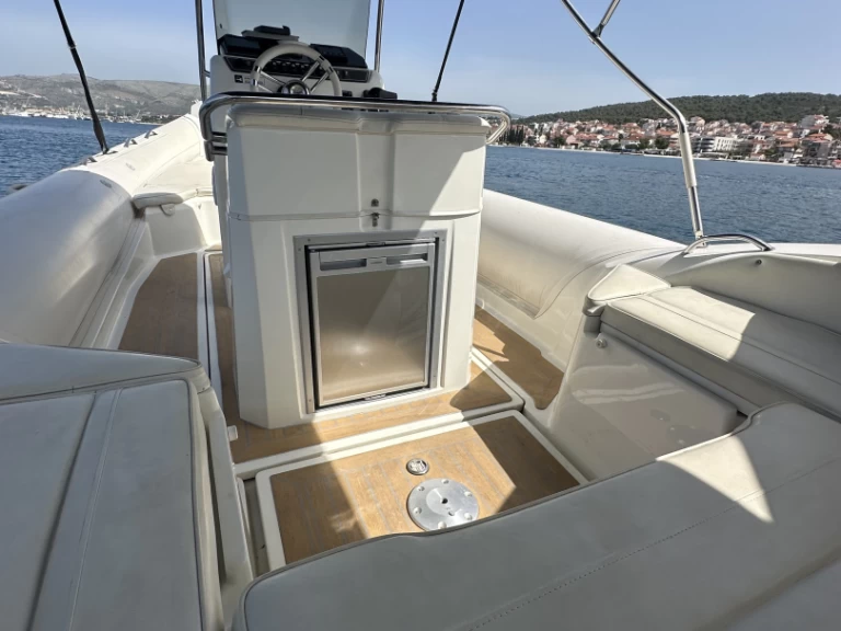 Jachthuur in Trogir - Nuova Jolly Prince 23 via SamBoat