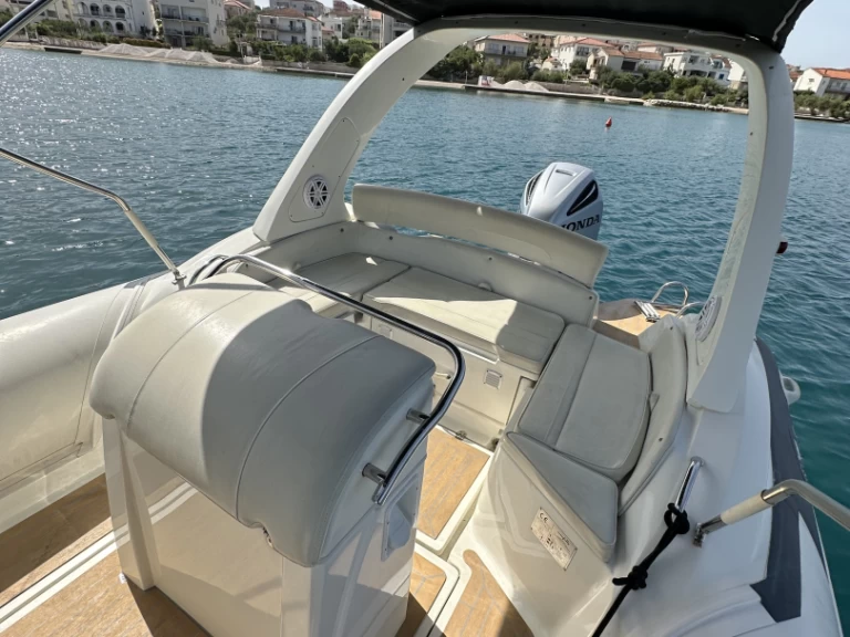 Huur een Nuova Jolly Prince 23 in Trogir