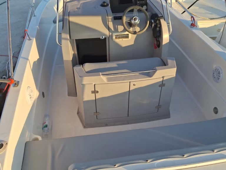 Huur een Atlantic open 670 in Trogir