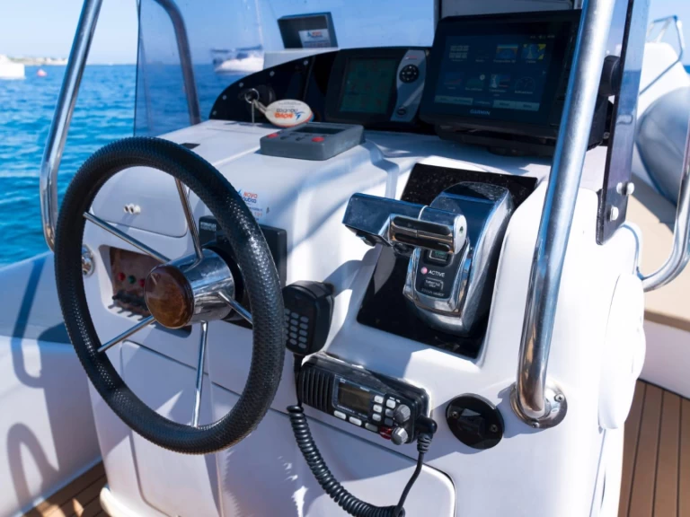 RIB te huur in Mahon Port voor de beste prijs