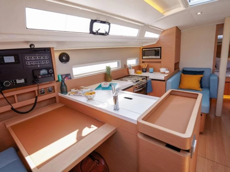 Jeanneau Sun Odyssey 410 te huur van particulier of professional in Hyères