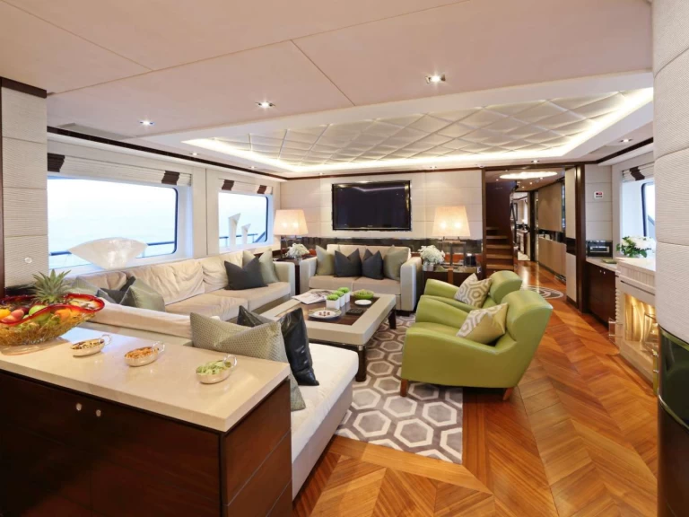 Bootverhuur Heesen AURELIA in Barcelona via SamBoat