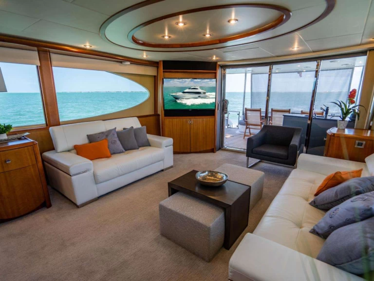 Huur een Lazzara Voyager in Key West