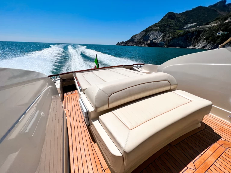 Motorboot te huur in Capri voor de beste prijs