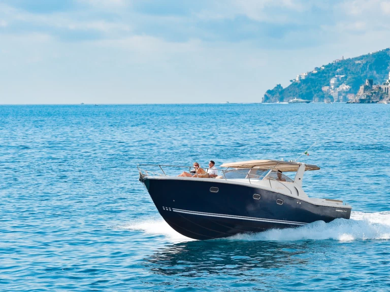 Motorboot te huur in Capri voor de beste prijs