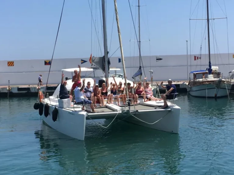 Huur een Lagoon Lagoon 410 S2 in Puerto Marina Benalmadena