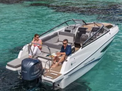 Huur Motorboot met of zonder schipper Jeanneau in Saint-Aygulf