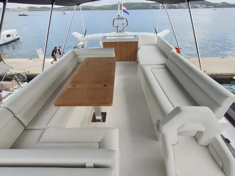 Bootverhuur Seget Donji goedkoop Monte Carlo 52