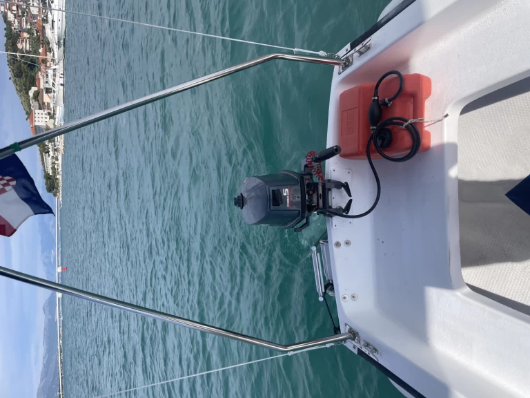Pasara Elan  Elan  te huur van particulier of professional in Trogir