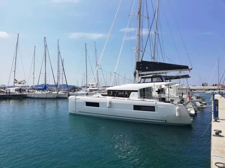 Verhuur Catamaran in Trogir - Lagoon Lagoon 40