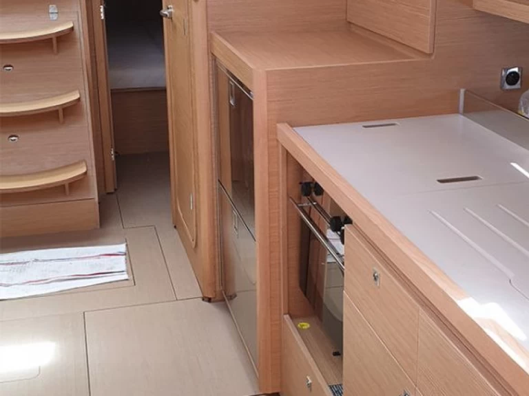 Bootverhuur Furnari goedkoop Dufour 390