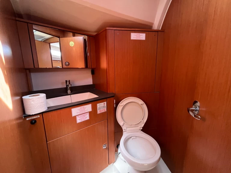 Huur een Bavaria Cruiser 41 in Marina (City)