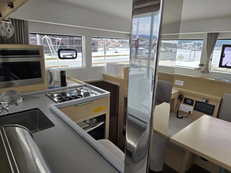 Jachthuur in Trogir - Lagoon Lagoon 40 via SamBoat