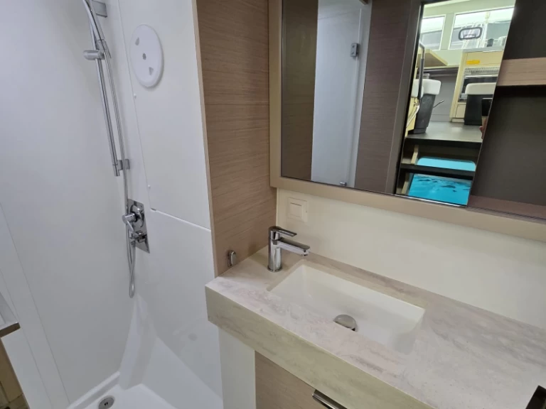 Huur een Lagoon Lagoon 40 in Trogir