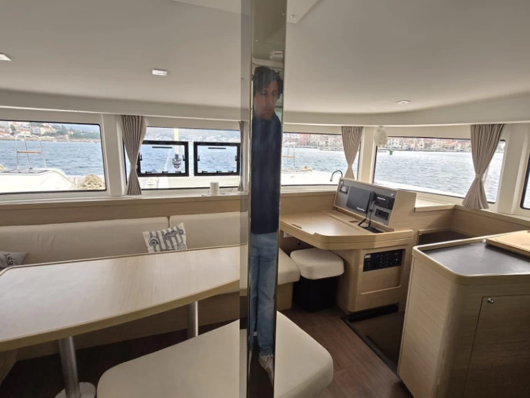 Huur Catamaran met of zonder schipper Lagoon in Trogir