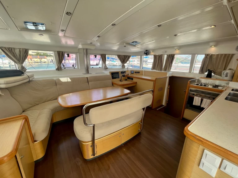 Bootverhuur Lagoon Lagoon 440 in Marina (City) via SamBoat