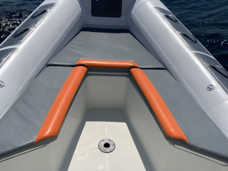 Kardis THUNDERBIRD 780 te huur van particulier of professional in Hyères