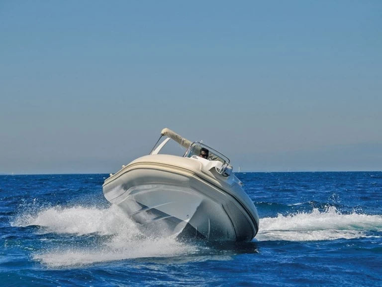 Huur een Capelli Capelli 770 in Hyères