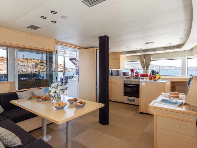 Catamaran te huur in Álimos voor de beste prijs