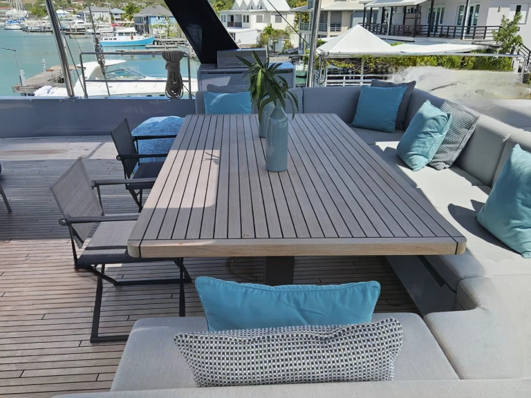 Verhuur Catamaran Sunreef met vaarbewijs