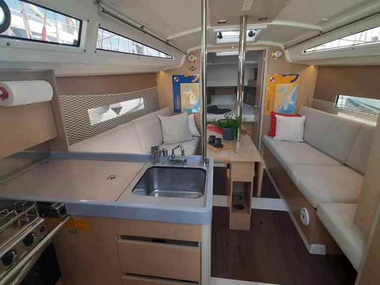 Verhuur Zeilboot Bénéteau met vaarbewijs