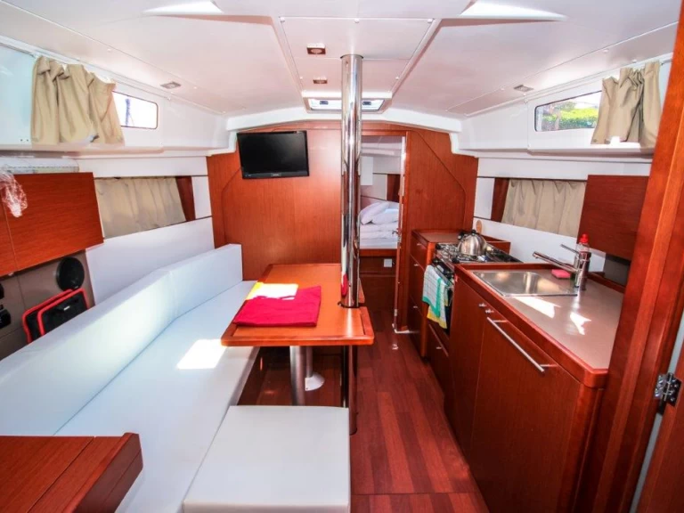 Bénéteau Oceanis 35 te huur van particulier of professional in Pomer