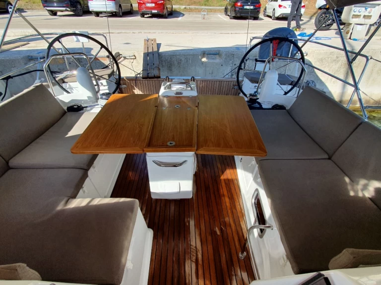 Verhuur Zeilboot in Pomer - Jeanneau Sun Odyssey 440