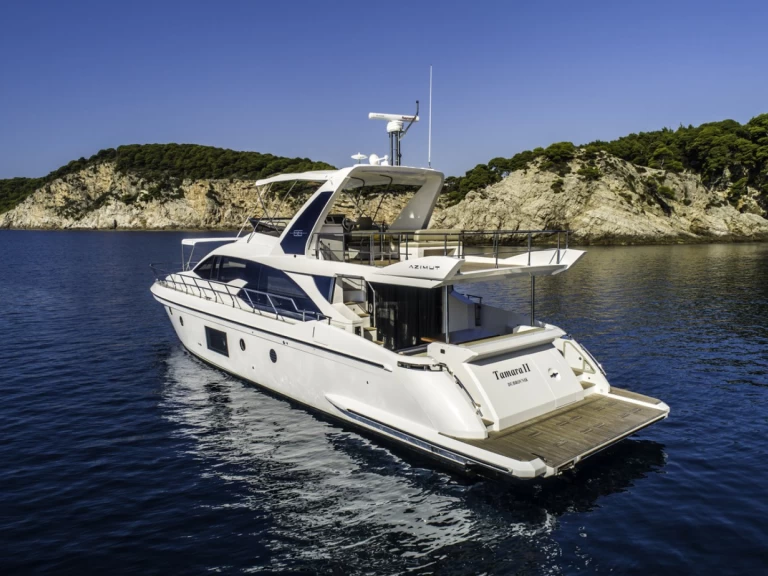 Bootverhuur Azimut Azimut 66 in Trogir via SamBoat