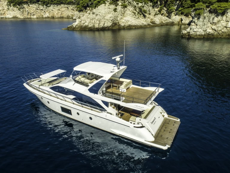 Azimut Azimut 66 te huur van particulier of professional in Trogir