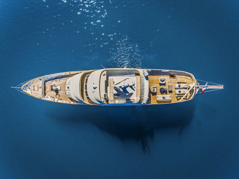 Benetti Benetti Classsic 115 te huur van particulier of professional in Trogir