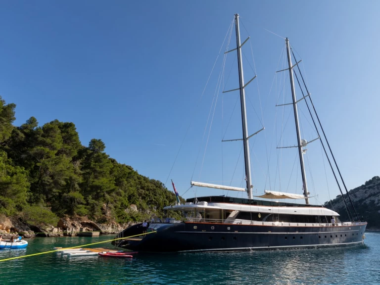 Zeilboot te huur in Krilo voor de beste prijs