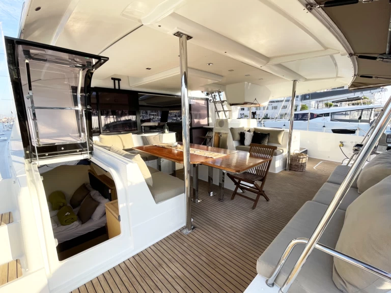 Verhuur Catamaran in Olbia - Fountaine Pajot Saba 50