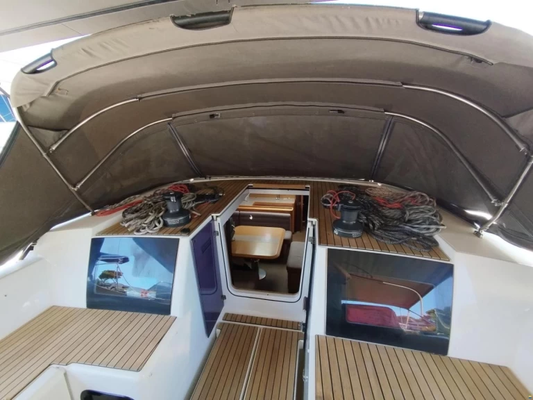 Huur een Dufour Dufour 56 Exclusive in Šibenik