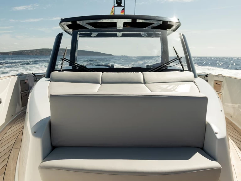 Motorboot te huur in Port Adriano voor de beste prijs