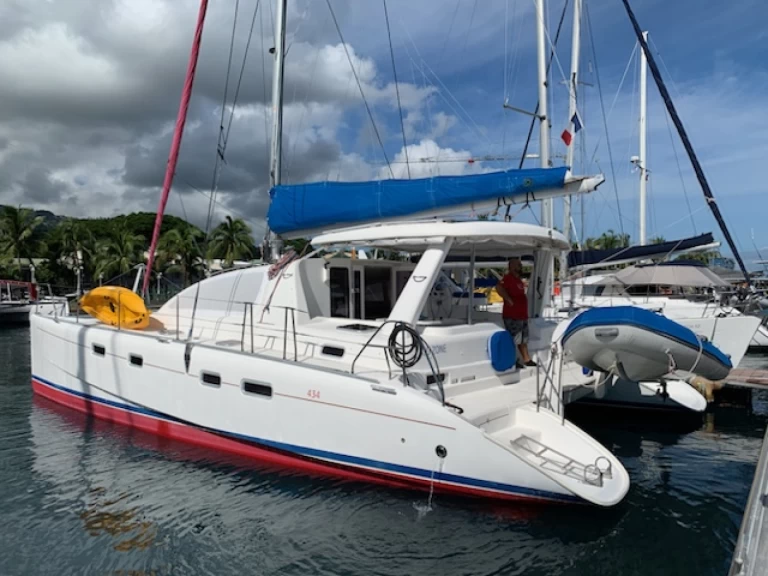 Catamaran te huur in Papeete voor de beste prijs