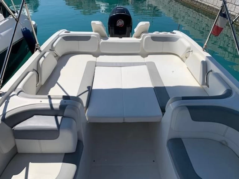 Huur Motorboot met of zonder schipper Bayliner in Juan-les-Pins