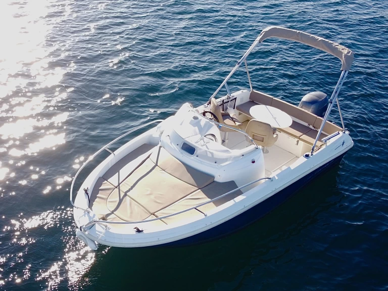 Motorboot te huur in Hyères voor de beste prijs