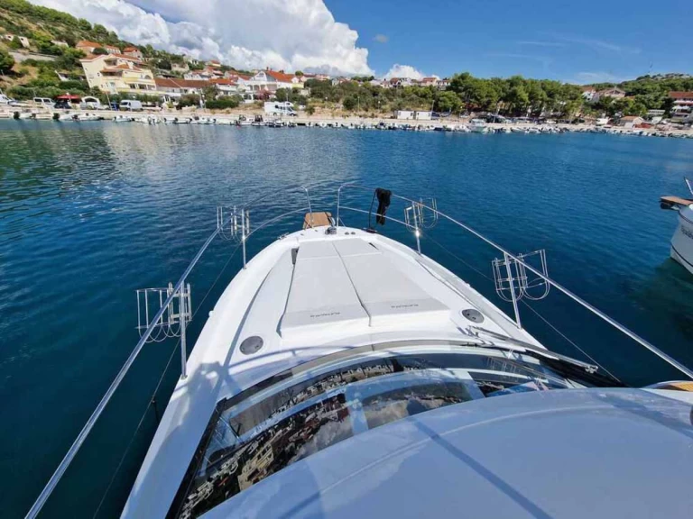 Odysseya Yachts Platinum 40 te huur van particulier of professional in Murter-Kornati