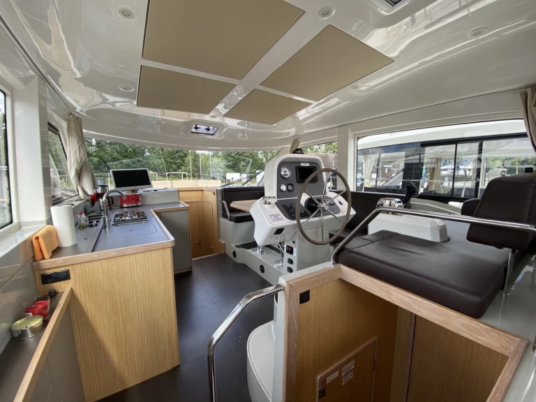 Huur een Bavaria E40 Sedan in Rheinsberg