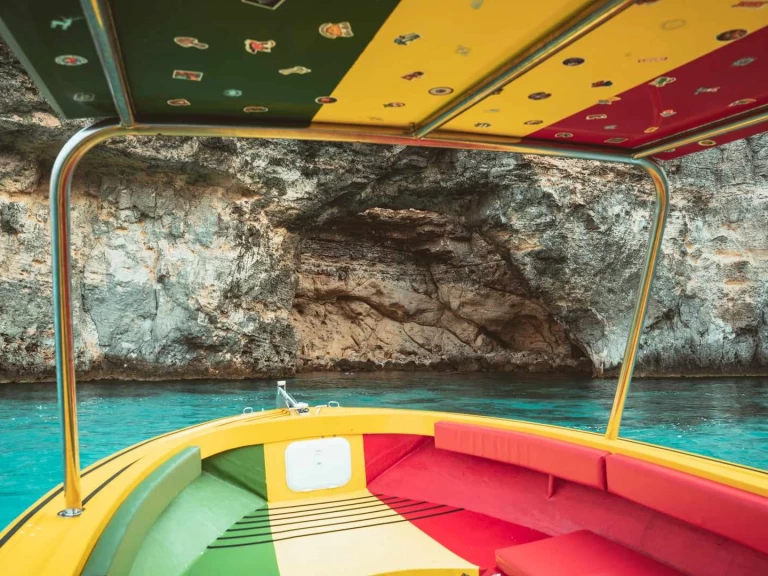 Jachthuur in Ċirkewwa - Coronet motoring via SamBoat
