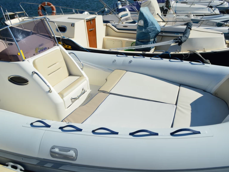 Verhuur RIB in Cugnana Verde - Maestrale 780 sport