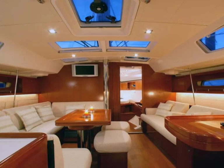 Huur een Bénéteau Oceanis 46 in Saint-Cyprien