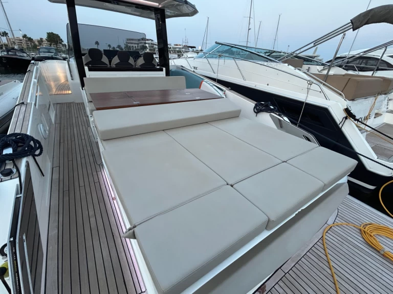 Bootverhuur  Astondoa 377 Coupe in Palma de Mallorca via SamBoat