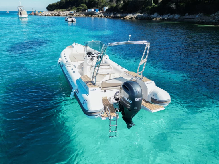 Bootverhuur Capelli Tempest 700 in Mandelieu-la-Napoule via SamBoat